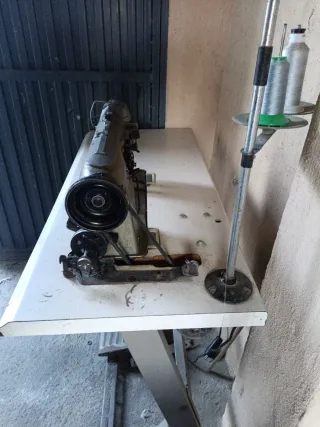 Máquina de coser industrial triple arrastre