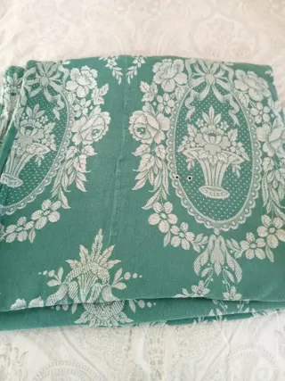 Antigua funda de colchón floral