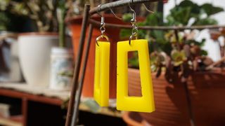 Pendientes de resina trapecio amarillo