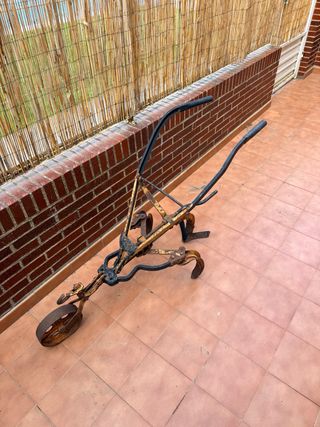Arado de mano antiguo