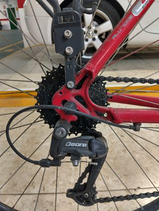 Bicicleta de ciudad/trekking con portaequipajes