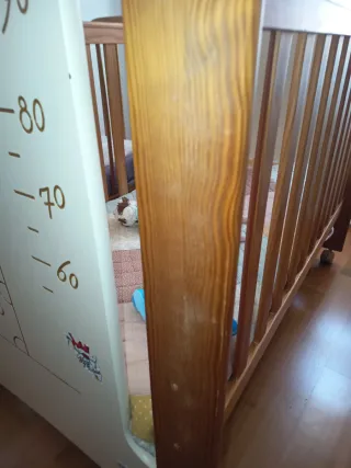 Cuna de madera Trama con colchón y ropa de cama
