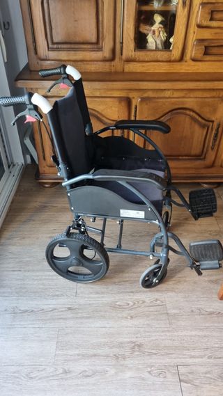 Silla de ruedas plegable
