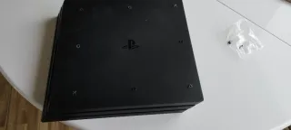 Console PS4 Pro guasta