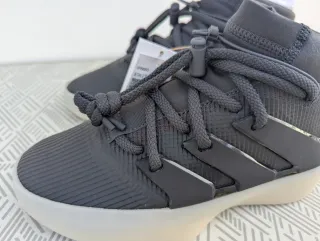 ADIDAS ATHLETICS I BASKETBALL FOG