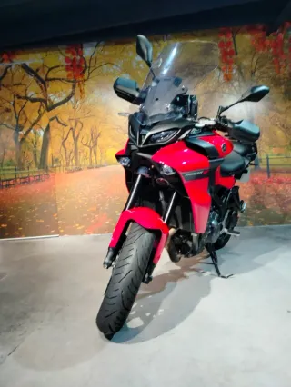 Yamaha Tracer 9 Roja
