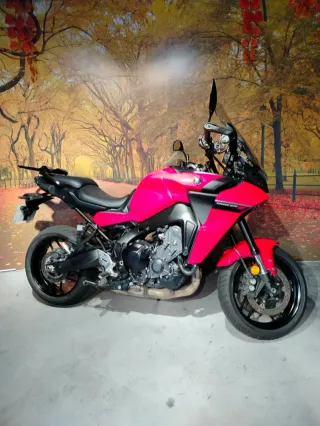 Yamaha Tracer 9 Roja
