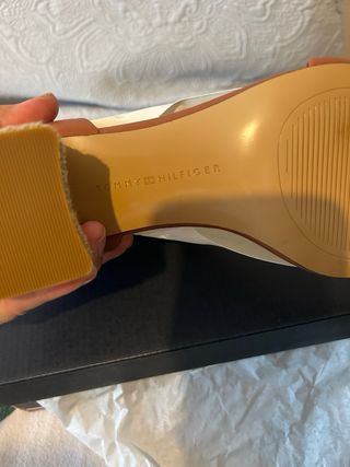 Sandalias Tommy Hilfiger Marrones Tacón