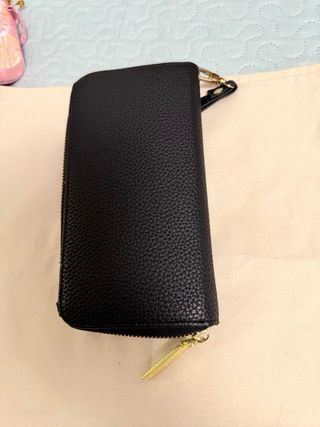 Billetera Negra con Correa