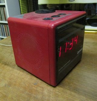 Radiosveglia Lenco Cubo Rossa Vintage