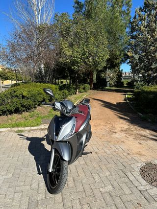 Scooter Kymco People S 125cc (2020) - Carnet B y E