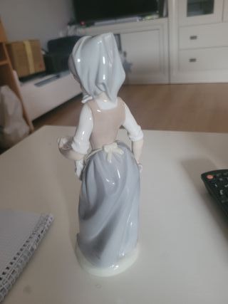 Figura Nao by Lladro Porcelana Brillo
