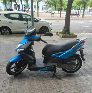 Ciclomotor Scooter Azul y Negro 50cc