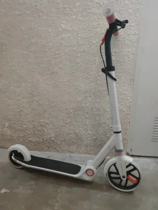 Patinete blanco