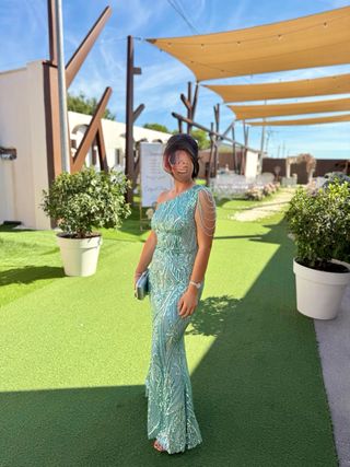 Vestido elegante plateado y verde azulado