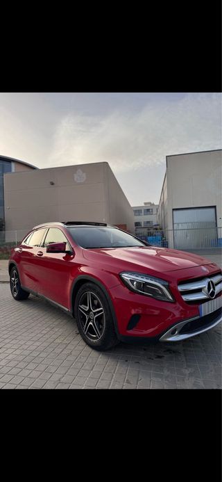 Mercedes-Benz GLA 220
