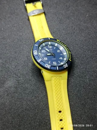 Reloj Deportivo Marea Azul y Amarillo