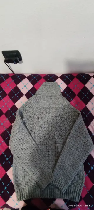 Maglione misto lana con scollo a scialle