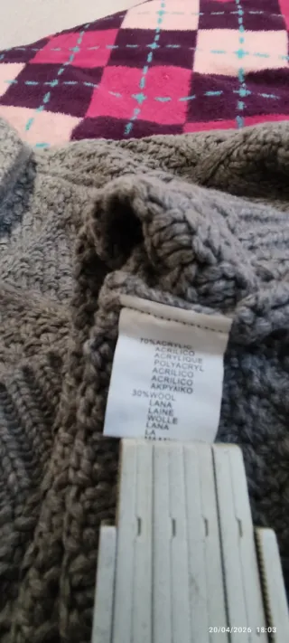 Maglione misto lana con scollo a scialle