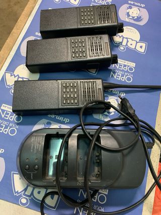 3 Radioteléfono Kenwood Negro + base carga doble