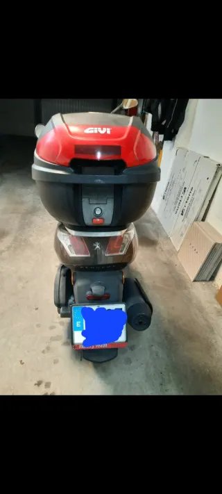 Peugeot Vivacity 125 Scooter Marrón