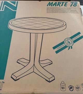 Mesa de plastico- resina