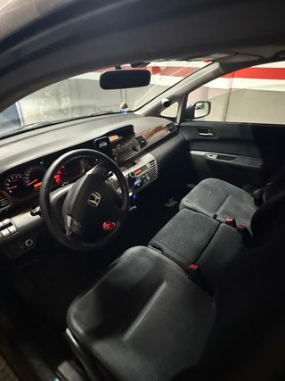 Honda FR-V 2006