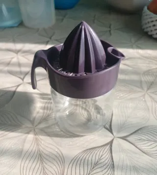 Spremiagrumi piccolo viola e trasparente
