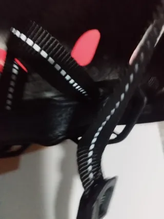 Capacete de bicicleta com luz traseira