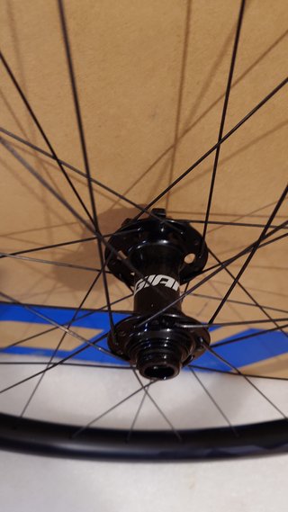 Rueda Giant TRX2 Carbono 29