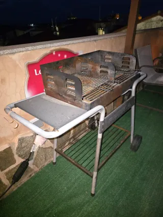 Barbacoa portátil metal marca Naterial