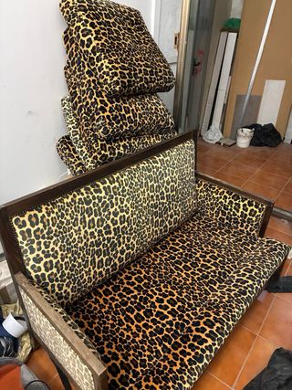 Sofá estampado leopardo