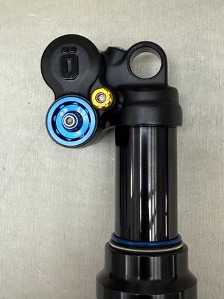 Amortiguador Öhlins TTX Air 210x55