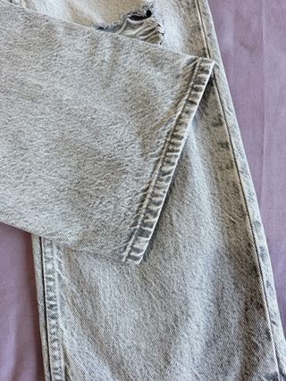 Jeans wide leg con rotos