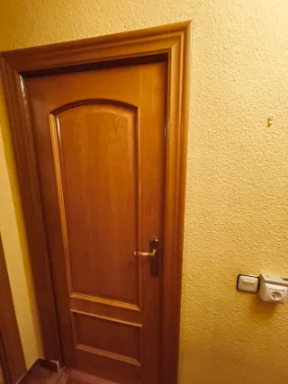 Puerta de madera interior