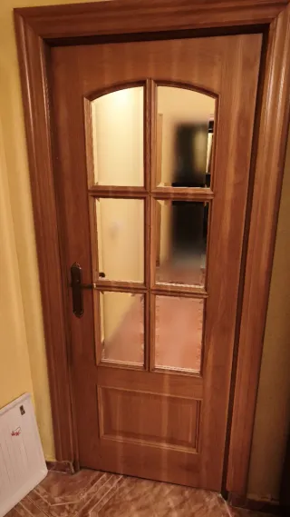 Puerta de madera interior