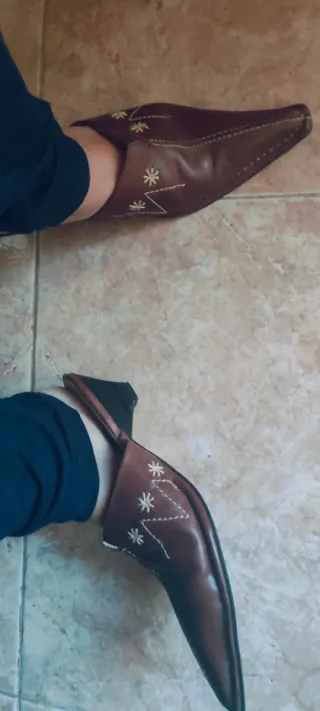 Zapatos de tacón marrones talla 37