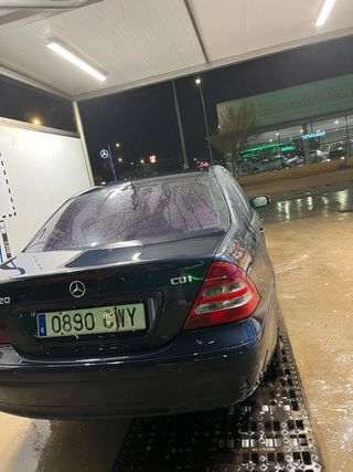Mercedes-Benz C220 2004