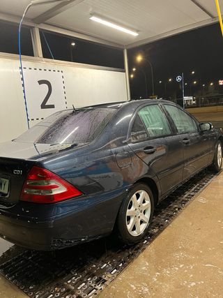 Mercedes-Benz C220 2004