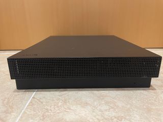 Xbox One X Nero