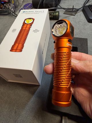 Linterna frontal Olight Perun 3