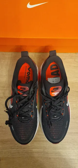 Nike Vomero 18 Running Talla 41(26 cm) originales