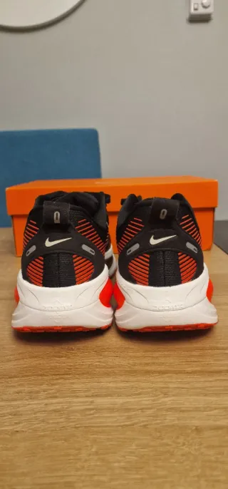 Nike Vomero 18 Running Talla 41(26 cm) originales
