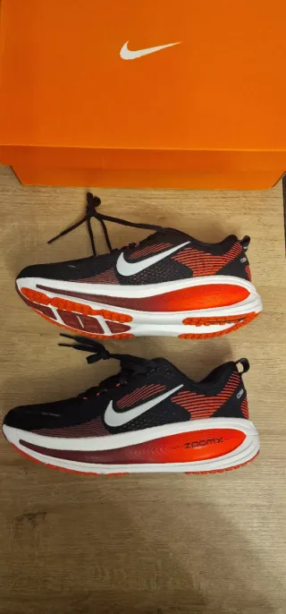 Nike Vomero 18 Running Talla 41(26 cm) originales