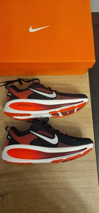 Nike Vomero 18 Running Talla 41(26 cm) originales