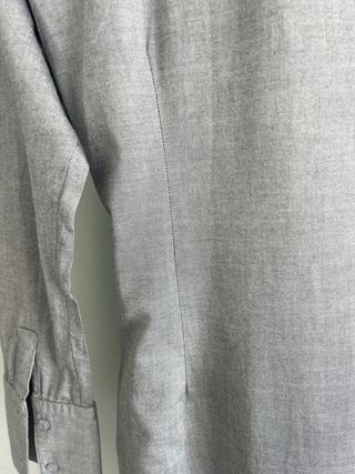 Vestido camisero gris con cinturón