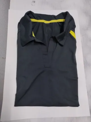 Maillot deportivo gris y amarillo