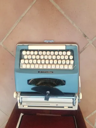 Máquina de escribir Maritsa 12 azul