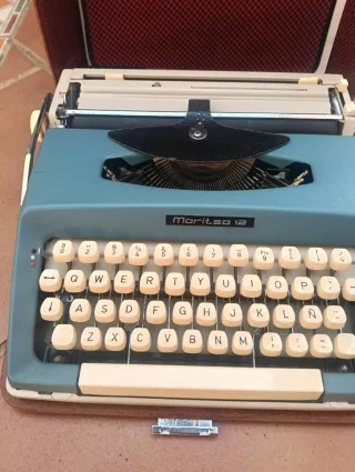 Máquina de escribir Maritsa 12 azul