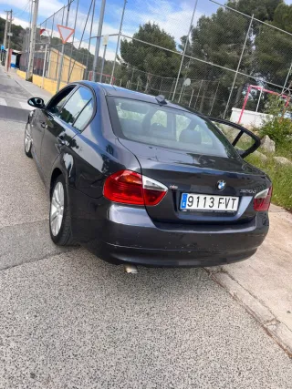 BMW Serie 3 2007 tiene todo los extras